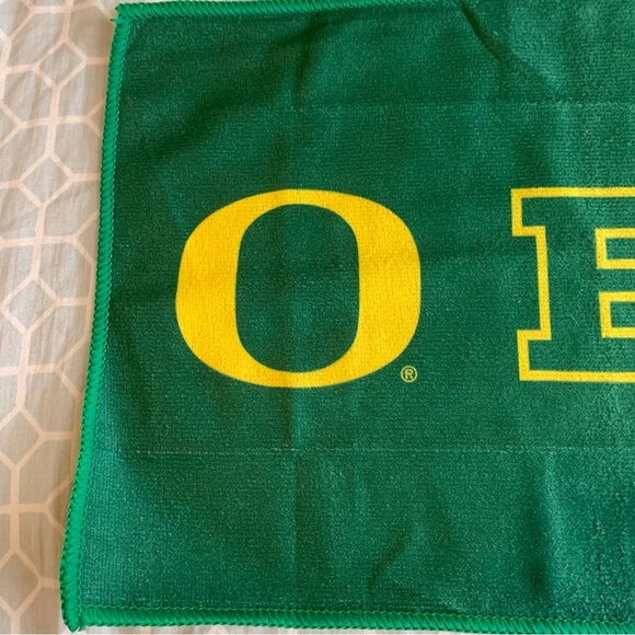 NCAA Oregon Ducks Sports Fan Towel Green 11x18”" BIG10 Network Rally Towel SGA - Picture 2 of 6